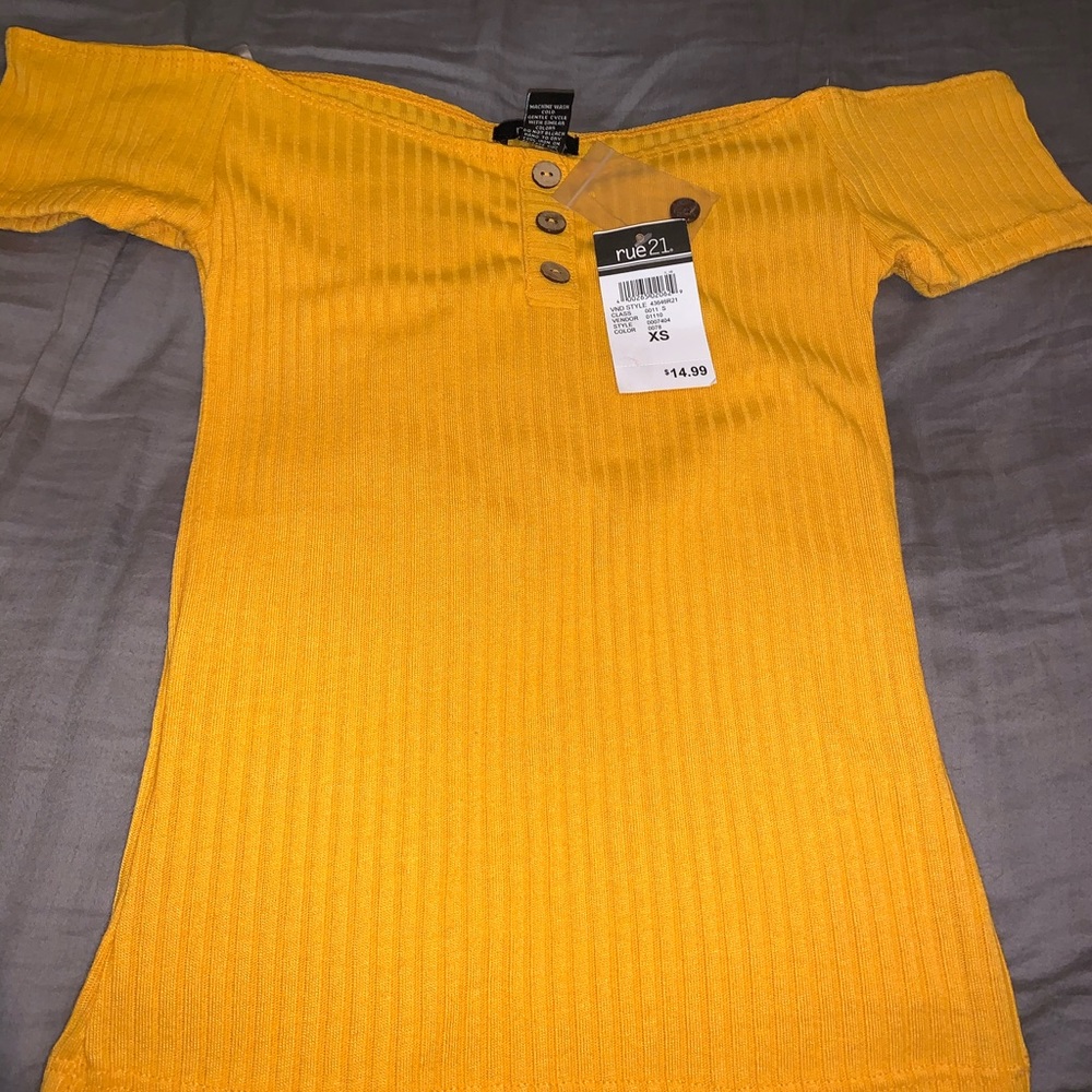 Off the shoulder Rue 21 extra small shirt